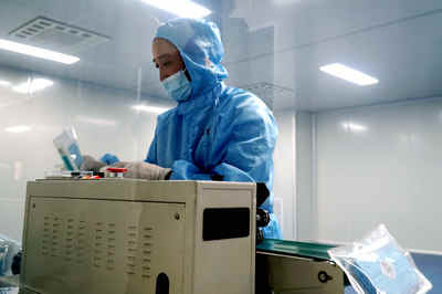 科技賦能，智造健康——媒體團(tuán)探訪寧夏藥械企業(yè)，見證計(jì)算機(jī)技術(shù)如何重塑生產(chǎn)全流程